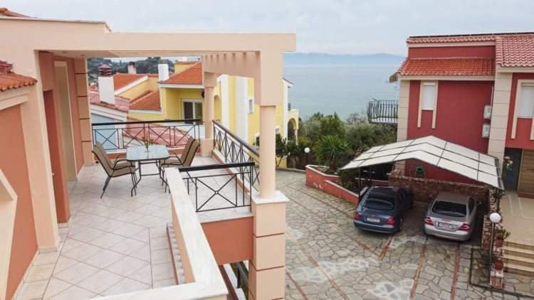 Endless Blue Seaside Villa Palaiontsiflikion Exterior photo